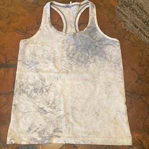 Lululemon tank